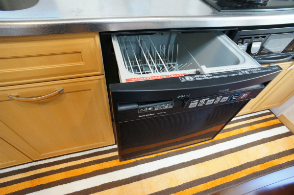 ビルトインの食洗機にオーブンレンジ、憧れの機器が標準装備です。