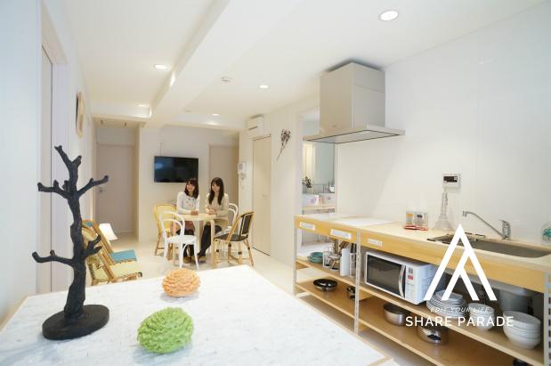 A Home Where Parisian Women Gather