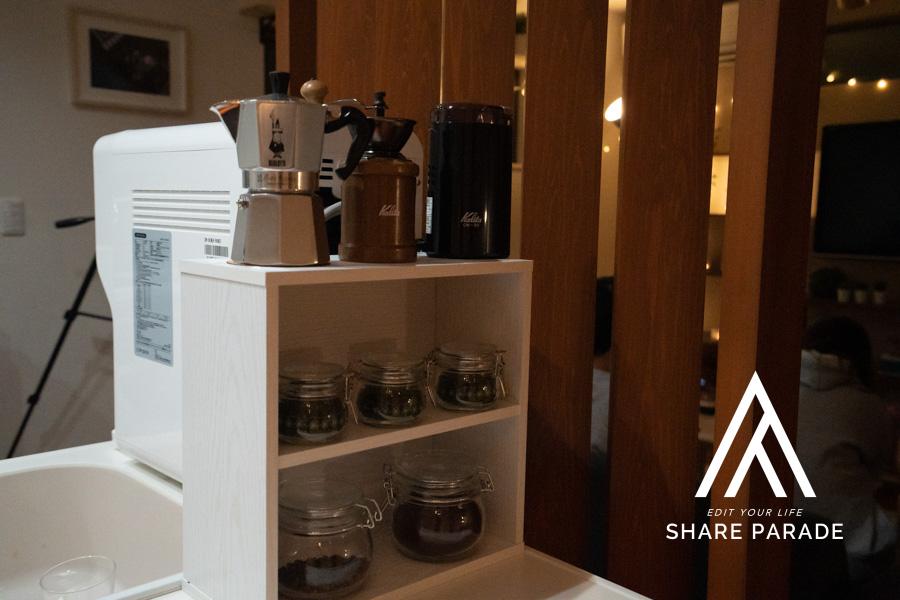 fikaはスローライフをコンセプトにしたシェアハウスです。あえて直火のエスプレッソメーカーや手動式のコーヒーミルを用意。その他各紅茶や緑茶などいつでもfikaを満喫する環境があります。